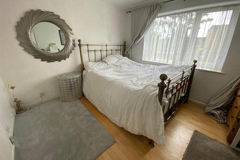 18 Emerald Gardens, Dagenham, RM8 1LH