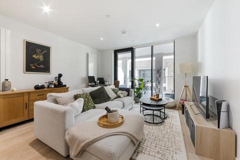 1 bedroom apartment for sale, Pinnacle House, London, E16