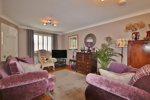 24 Compton Way, Witney, OX28 3AB