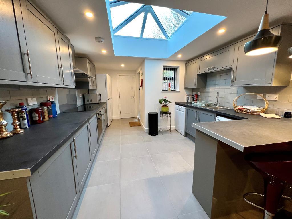 87 St Margaret Road - Kitchen.jpeg