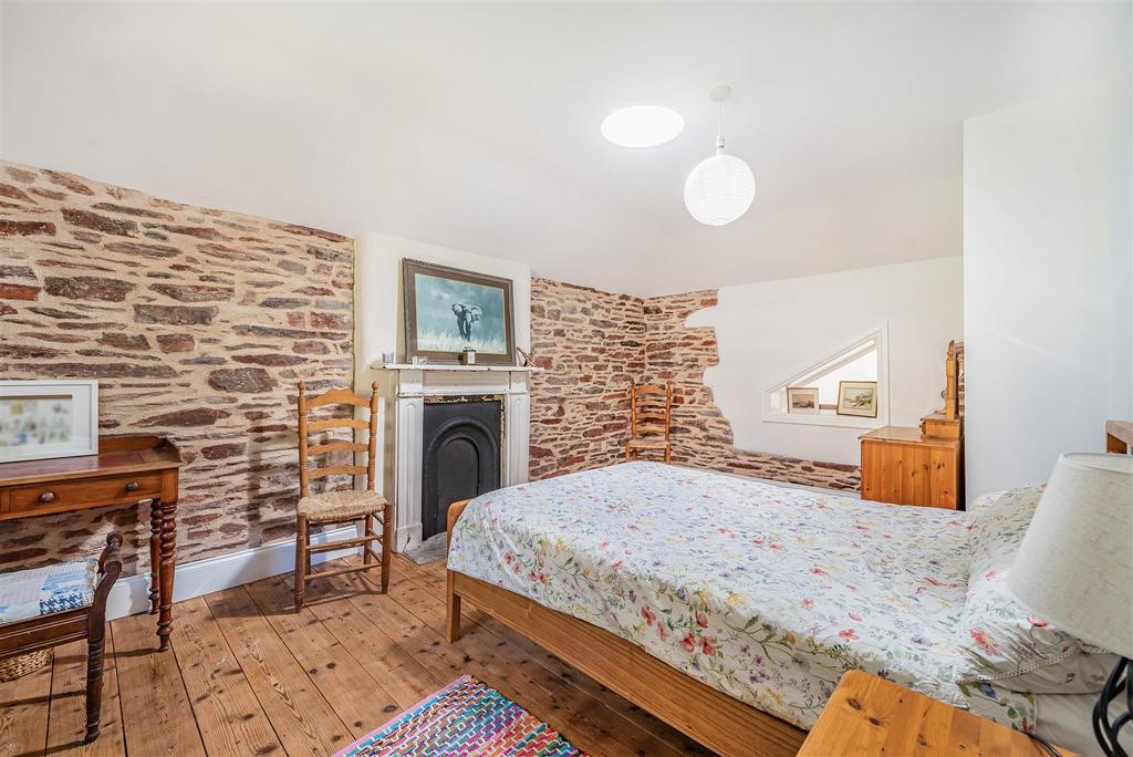 Ludd House Bed 4.jpg