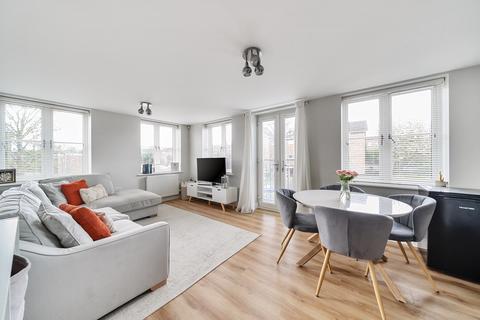 2 bedroom apartment for sale, Hartwell House, Gibbs Couch, Watford WD19 5EQ