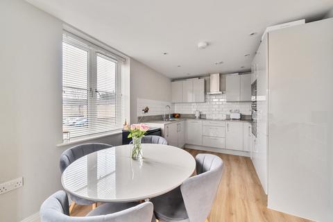 2 bedroom apartment for sale, Hartwell House, Gibbs Couch, Watford WD19 5EQ