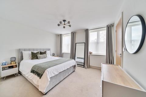 2 bedroom apartment for sale, Hartwell House, Gibbs Couch, Watford WD19 5EQ
