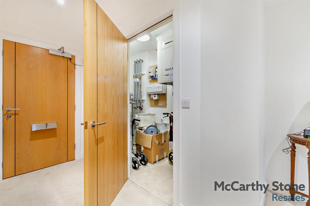 8630469-interior16-800.jpg