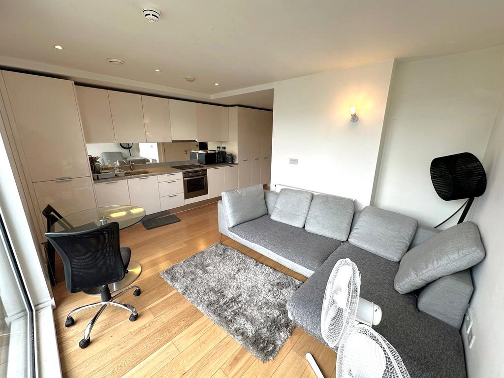 Lounge/ Kitchen