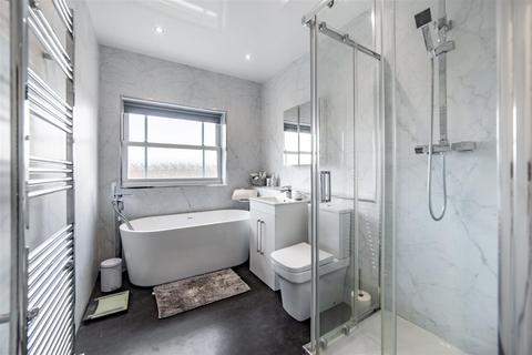 5 bedroom townhouse for sale, Featherstone Grove, Great Park, NE3