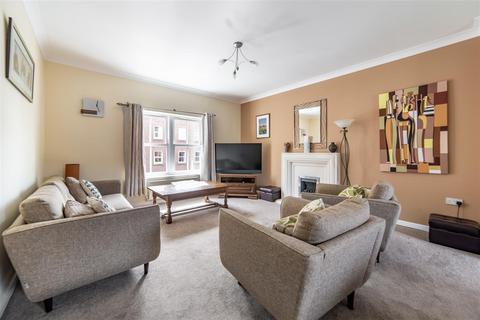 5 bedroom townhouse for sale, Featherstone Grove, Great Park, NE3