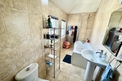 2 bedroom flat for sale, Crown Terrace, Scarborough