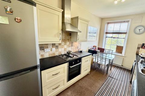 2 bedroom flat for sale, Crown Terrace, Scarborough