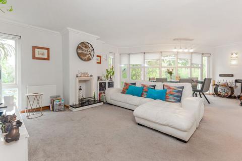 2 bedroom apartment for sale, Clubhouse Apartments, Strawberry Hill
