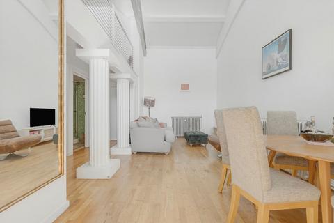 2 bedroom flat for sale, Institute Place, London E8