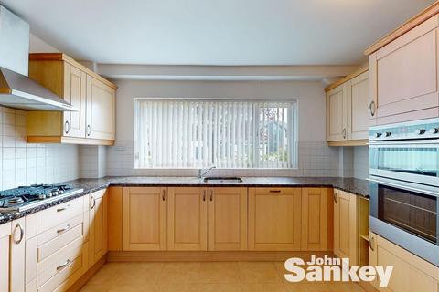 5 bedroom detached house for sale, Chatsworth Drive, Mansfield, NG18