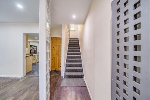 21 Central Avenue, Hayes, UB3 2BN