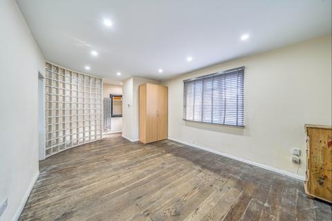 21 Central Avenue, Hayes, UB3 2BN