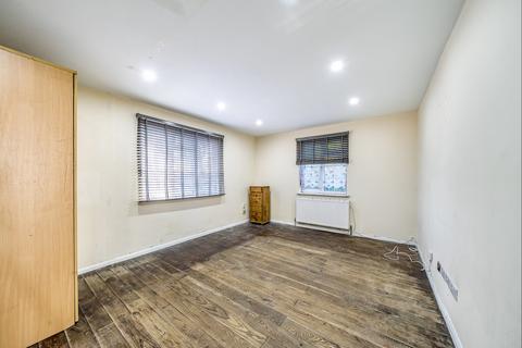 21 Central Avenue, Hayes, UB3 2BN