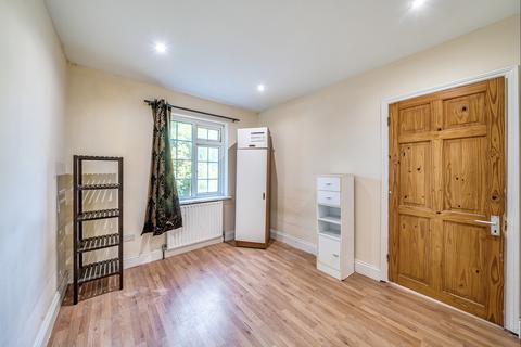 21 Central Avenue, Hayes, UB3 2BN