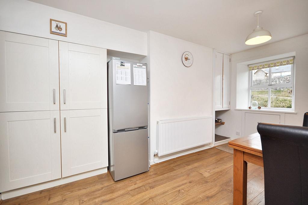 Kitchen/ Dining Area