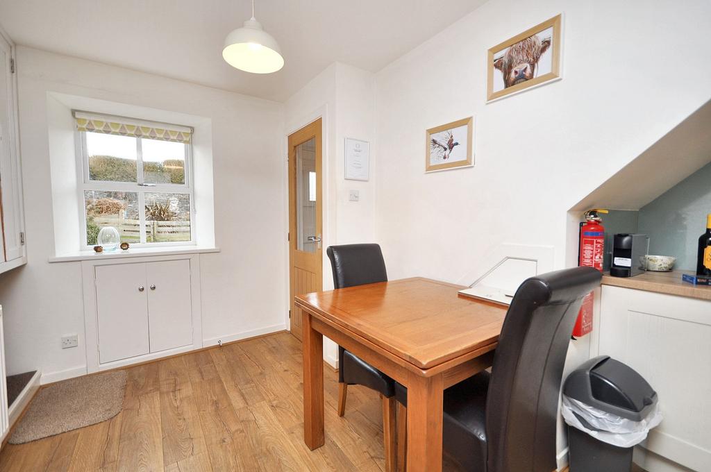 Kitchen/ Dining Area