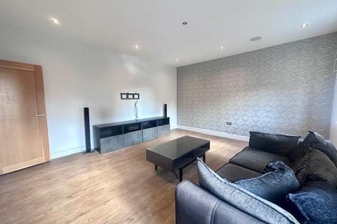 2 bedroom house to rent, Sandalwood Close, Barnet
