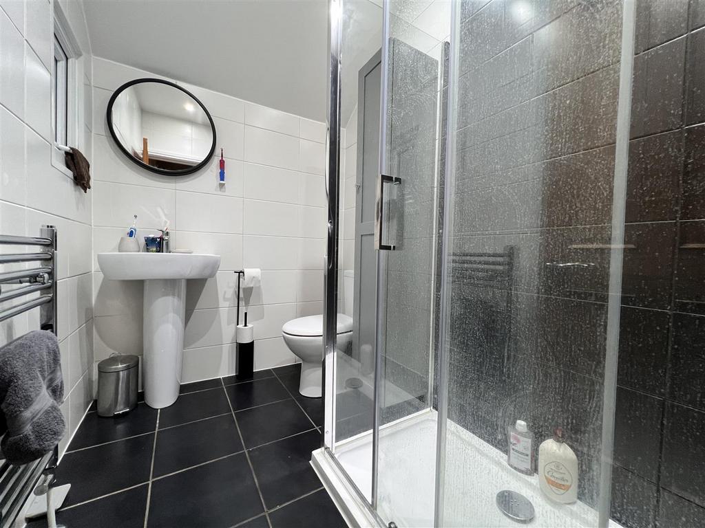 Shower Room: