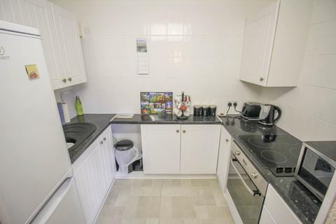 1 bedroom flat for sale, Madeira Court, Knightstone Road