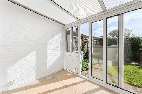48 Downsview, Small Dole, Henfield, BN5 9YB
