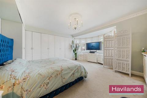 80 Green Moor Link, London, N21 2NP