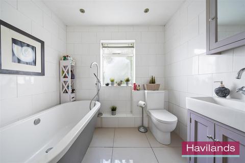 80 Green Moor Link, London, N21 2NP