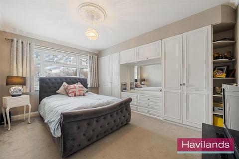 80 Green Moor Link, London, N21 2NP