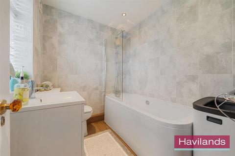 80 Green Moor Link, London, N21 2NP