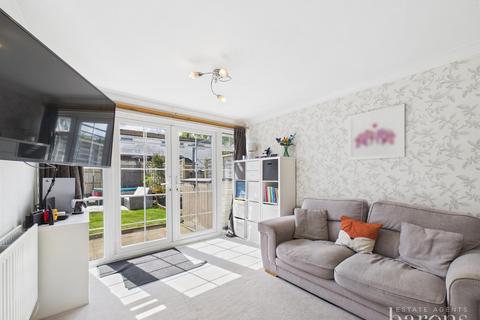 21 Mourne Close, Basingstoke, RG22 5BD