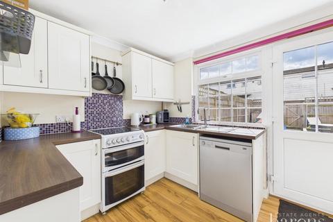21 Mourne Close, Basingstoke, RG22 5BD