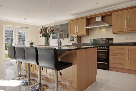 4 bedroom detached house for sale, Cromwell Road, Warley, Brentwood