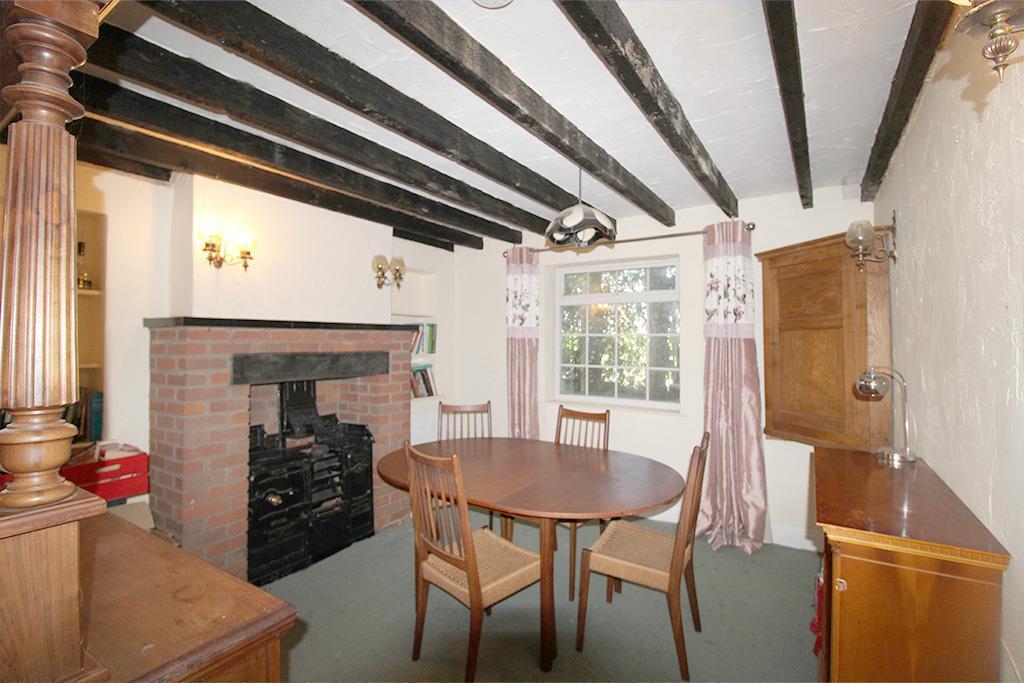 Dining room .jpg