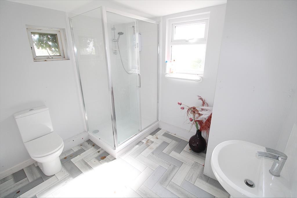 Shower room.jpg
