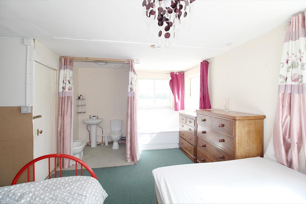 Bedroom two 2.jpg