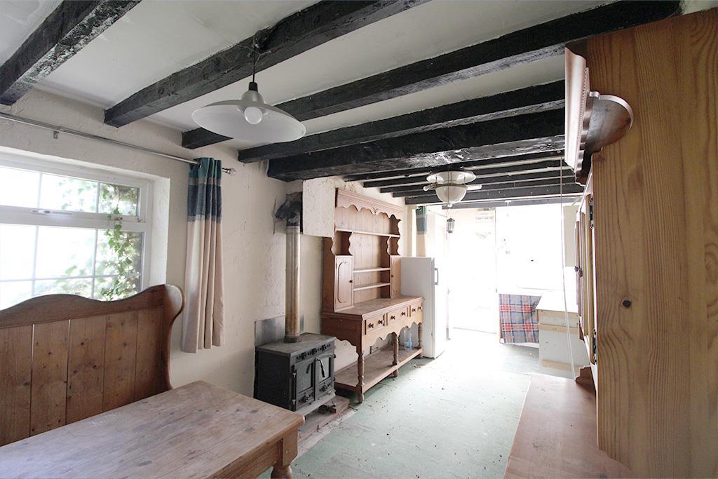 Kitchen 2.jpg