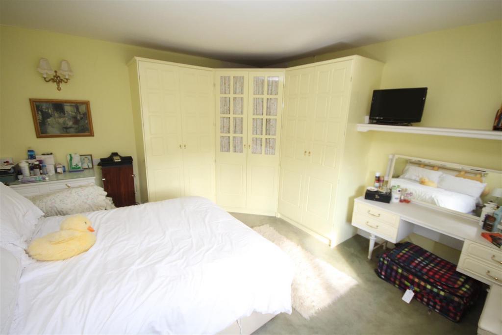 Bed2.JPG