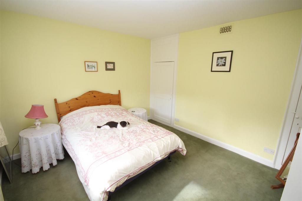 Bed3.JPG