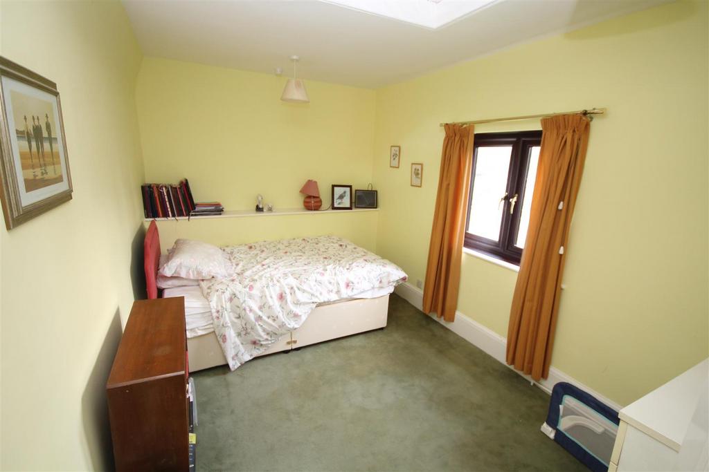 Bed4.JPG