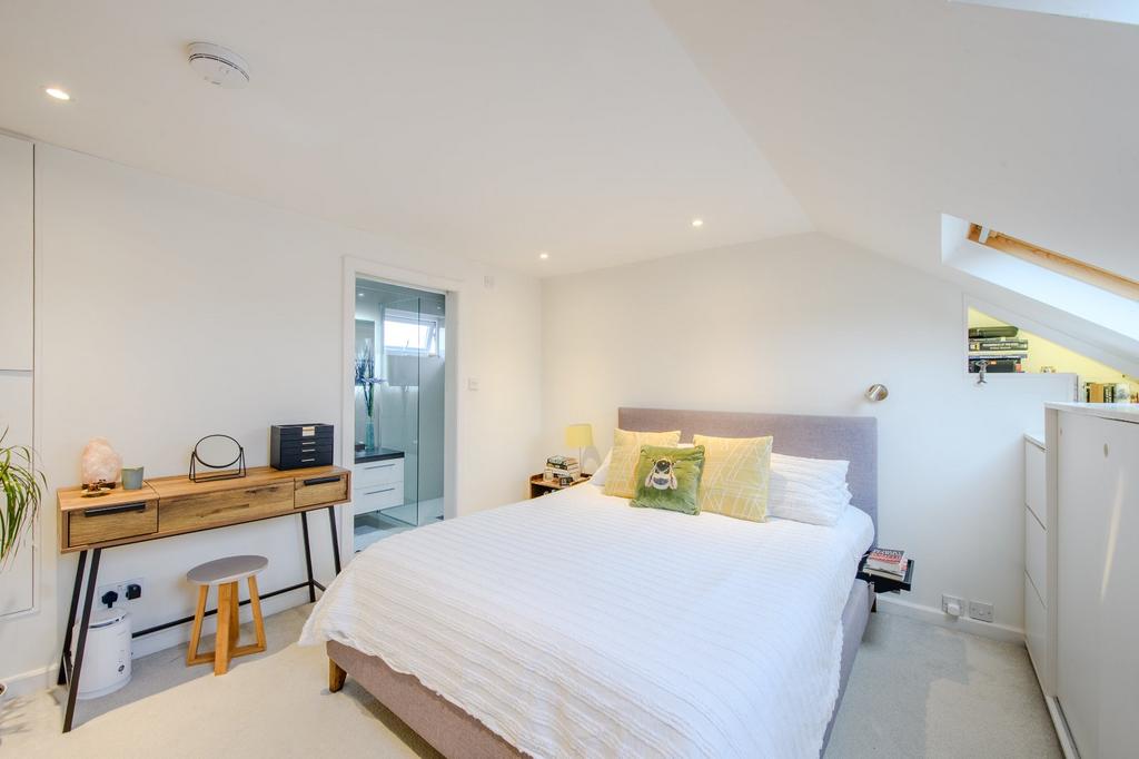 Apartment in London - View 3