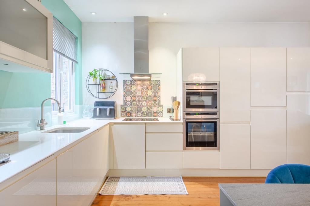 Apartment in London - View 4