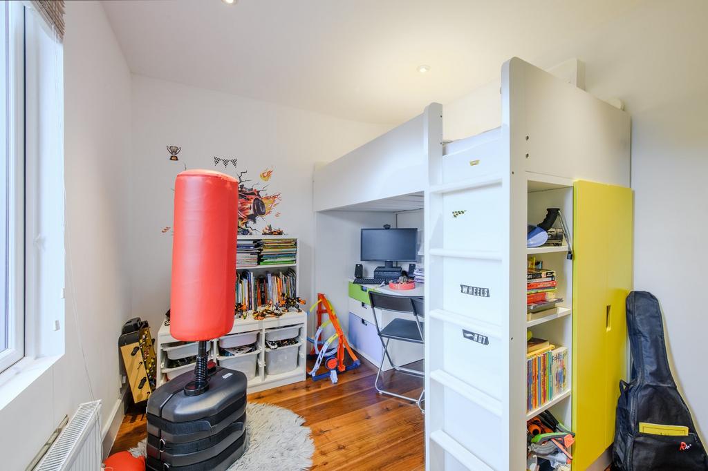 Apartment in London - More