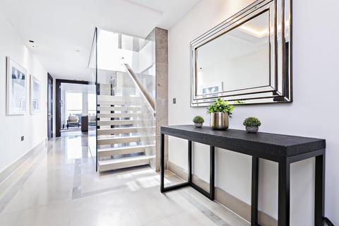 3 bedroom penthouse for sale, Trinity House, 377 Kensington High Street, London