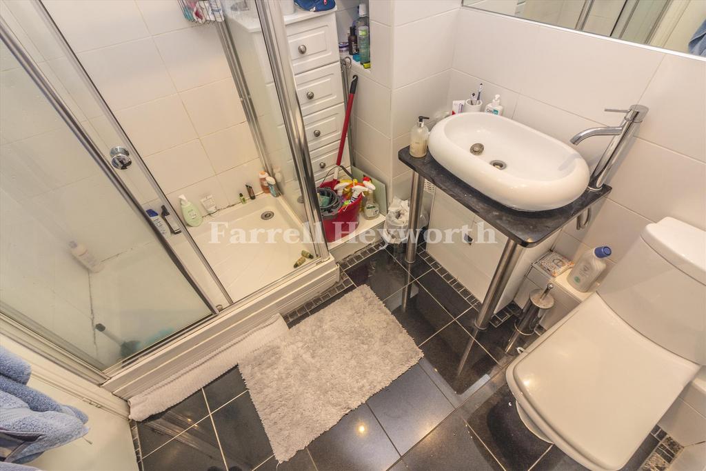 Shower Room b