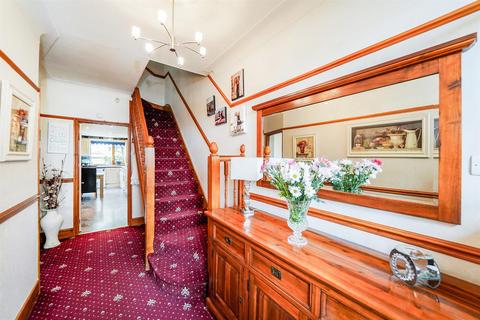4 bedroom terraced house for sale, Lower Hall Lane, Chingford