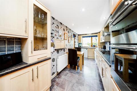 4 bedroom terraced house for sale, Lower Hall Lane, Chingford