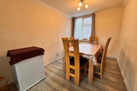3 bedroom townhouse for sale, Barrington Close, Walsall, WS5