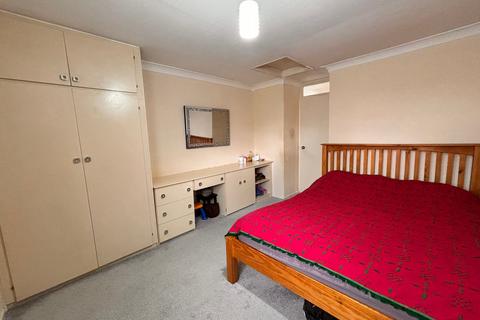 10 Barrington Close, Walsall, WS5 4HS